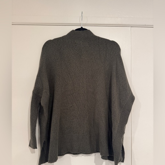 LOFT Green Oversized Poncho Style Sweater Size Small - Picture 2 of 4